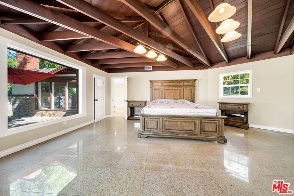 1168 E Lexington Street