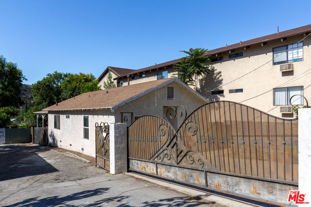 10057 Tujunga Canyon Boulevard