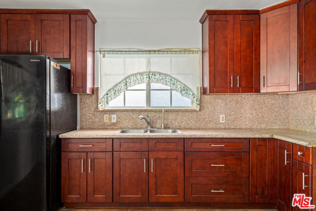 10057 Tujunga Canyon Boulevard