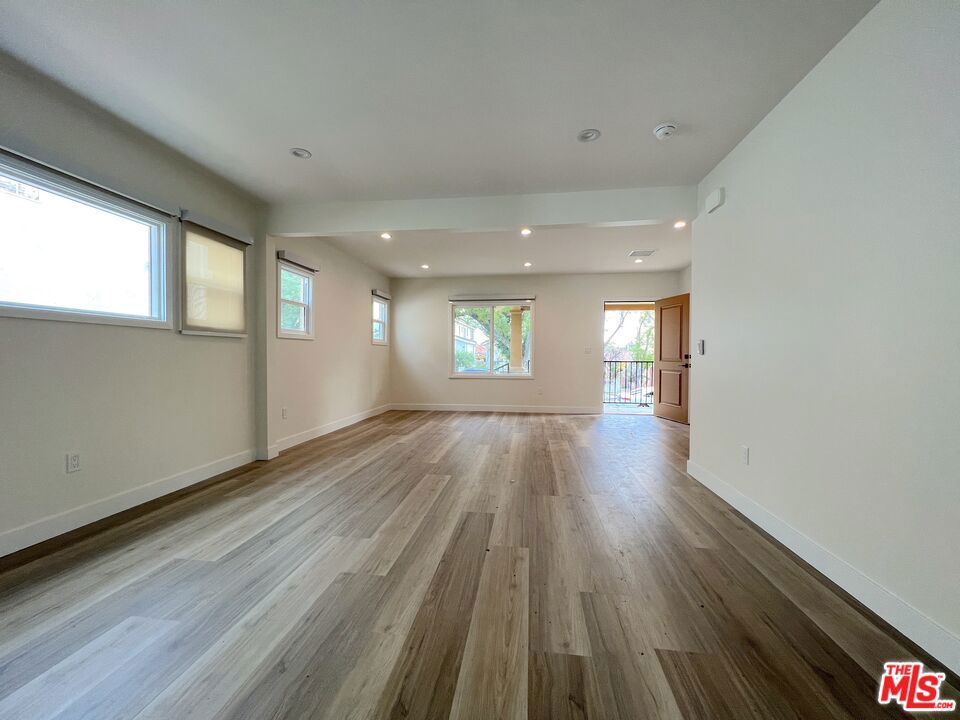 901 E San Jose Avenue