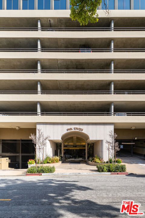 343 Pioneer Drive Unit: 1103