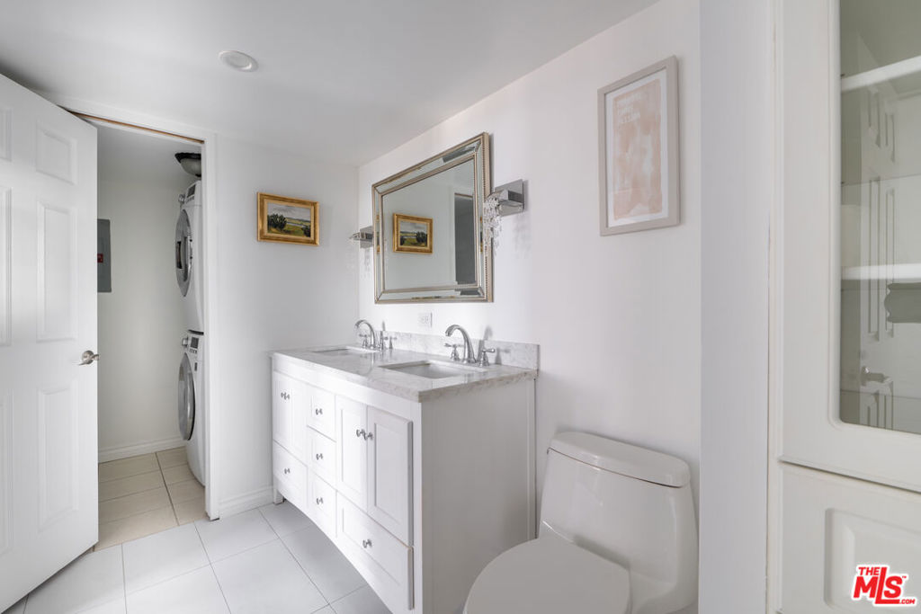 343 Pioneer Drive Unit: 1103