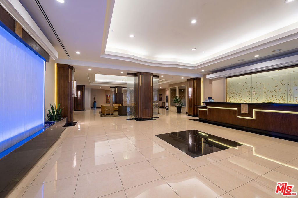 343 Pioneer Drive Unit: 1103