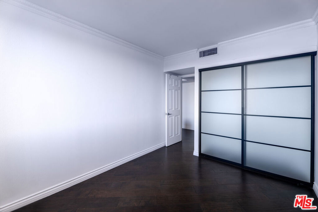 343 Pioneer Drive Unit: 1103