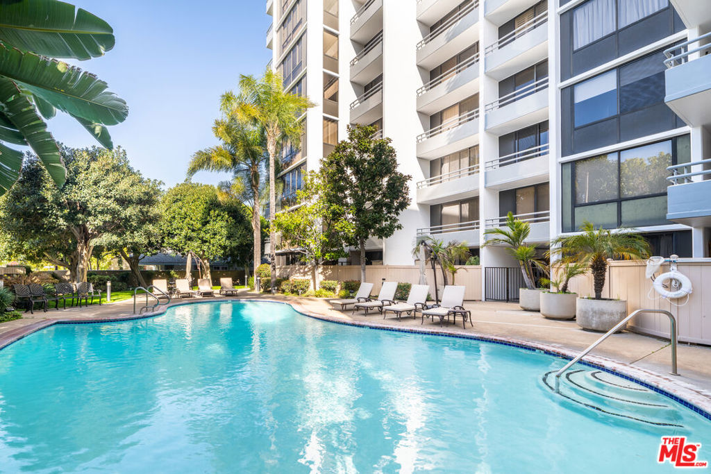 343 Pioneer Drive Unit: 1103