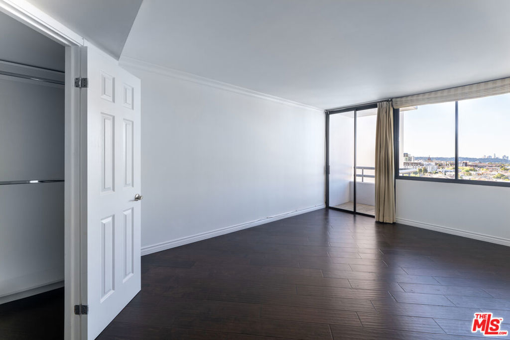 343 Pioneer Drive Unit: 1103