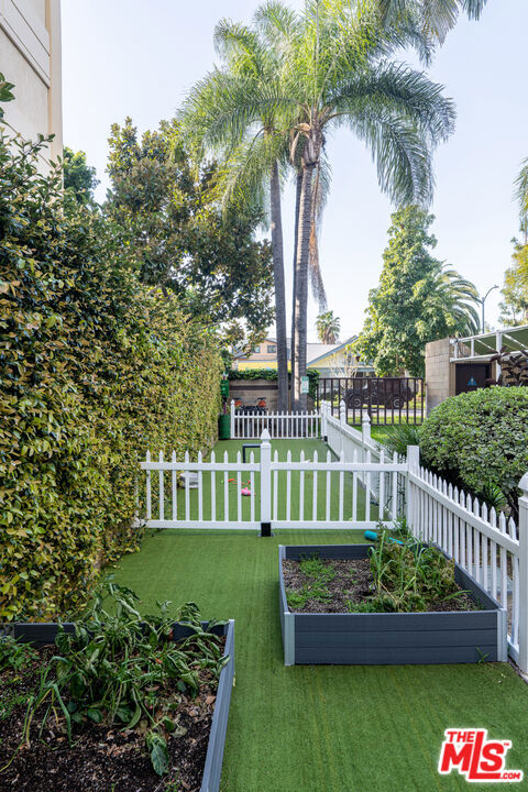 343 Pioneer Drive Unit: 1103