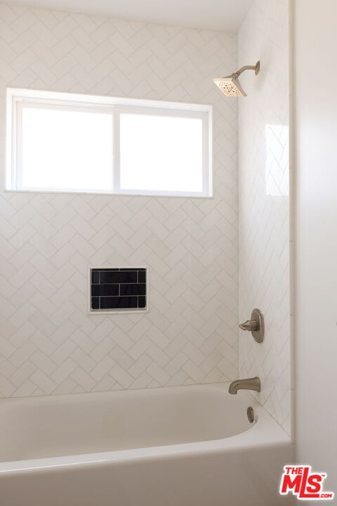 596 N Sierra Madre Blvd