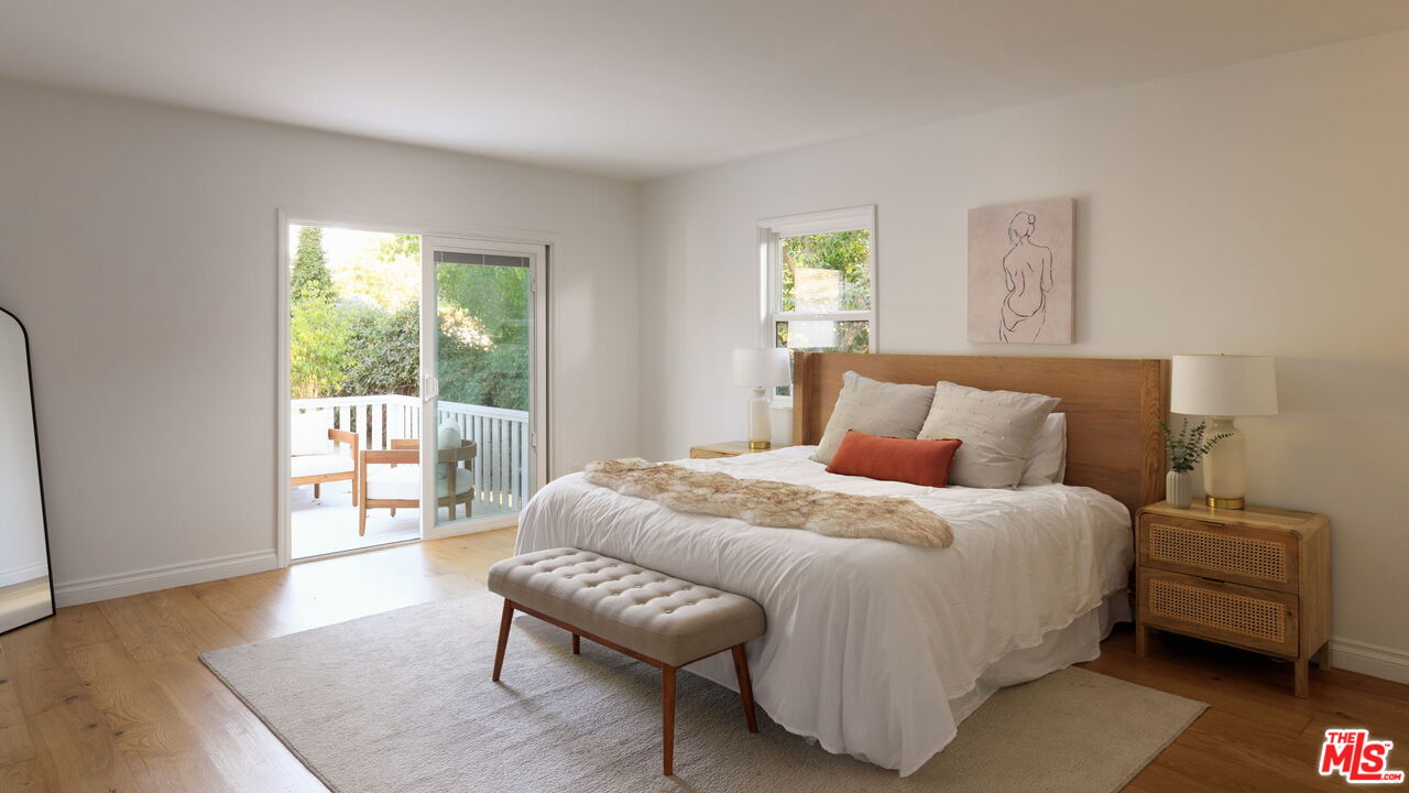 596 N Sierra Madre Blvd