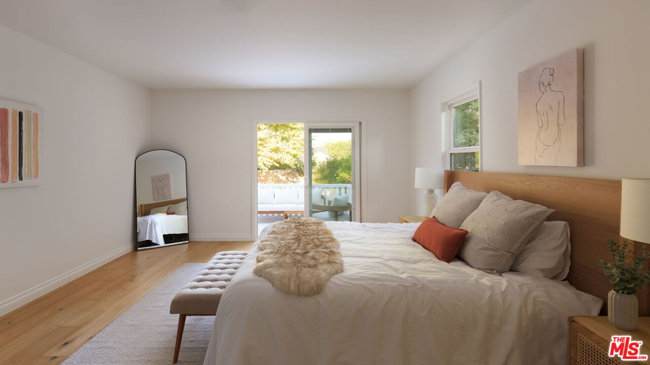 596 N Sierra Madre Blvd