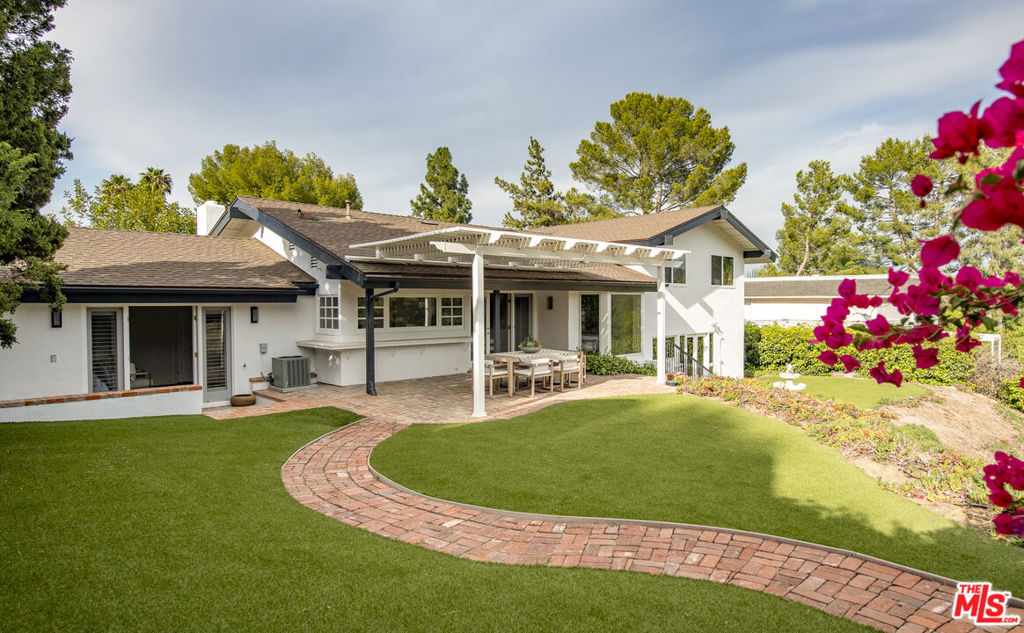 19542 Greenbriar Drive