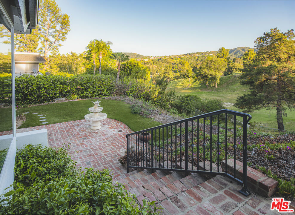 19542 Greenbriar Drive