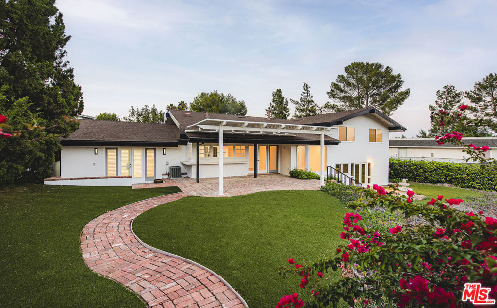 19542 Greenbriar Drive