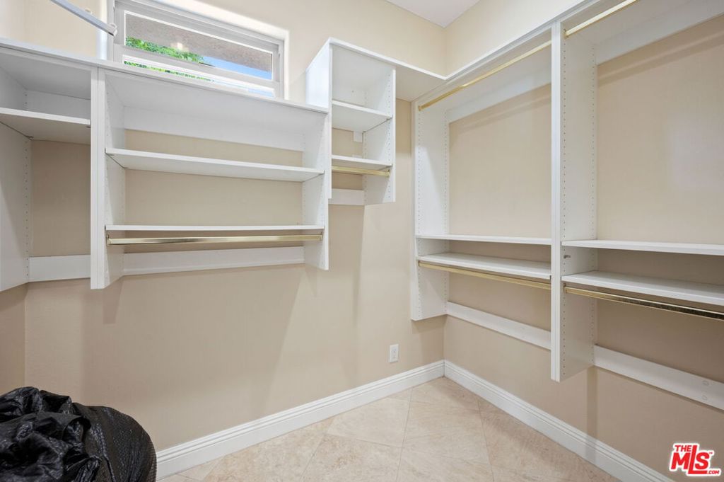 77935 Delaware Place