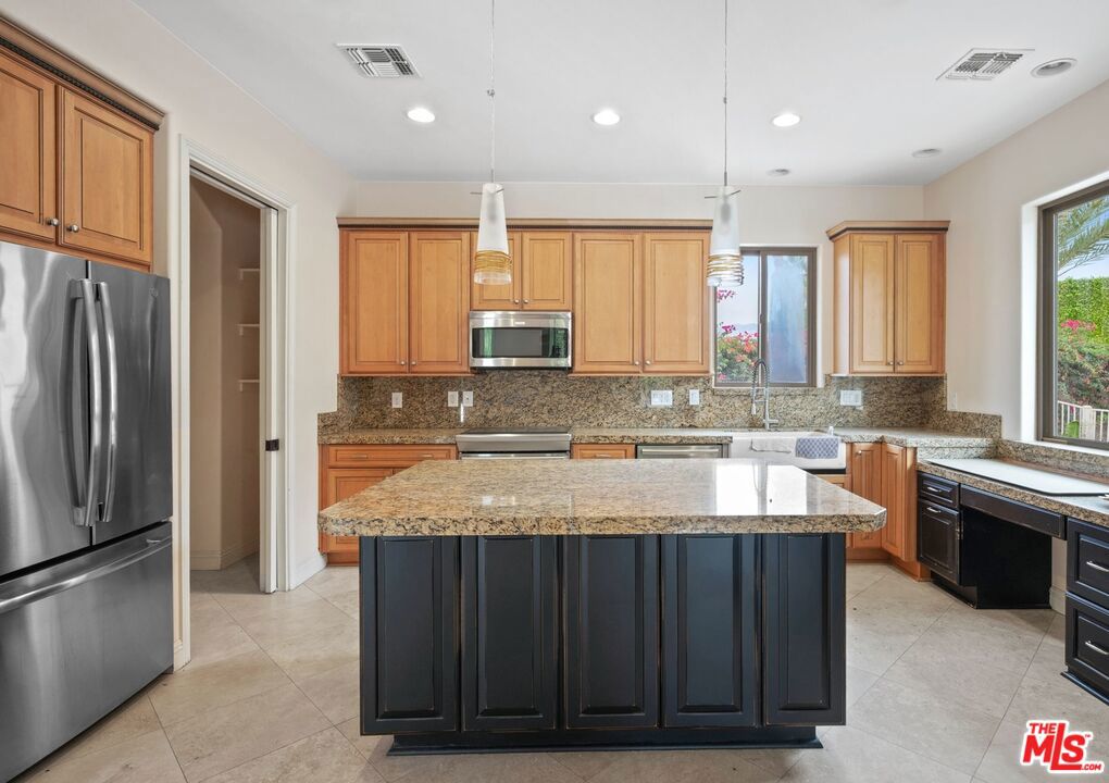 77935 Delaware Place