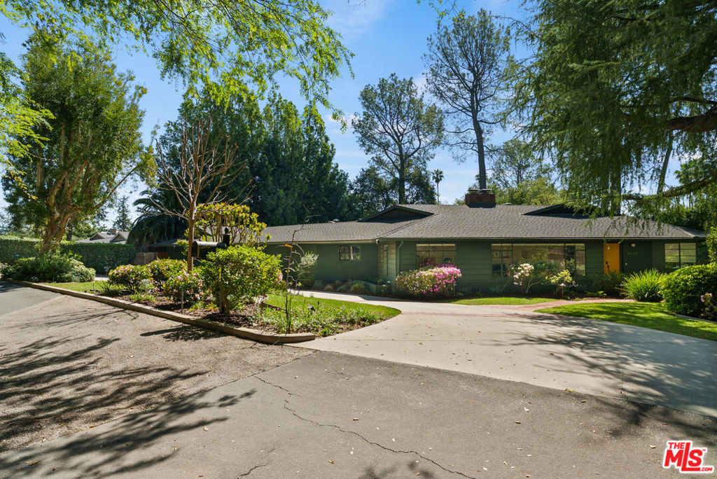 4902 Alta Canyada Road