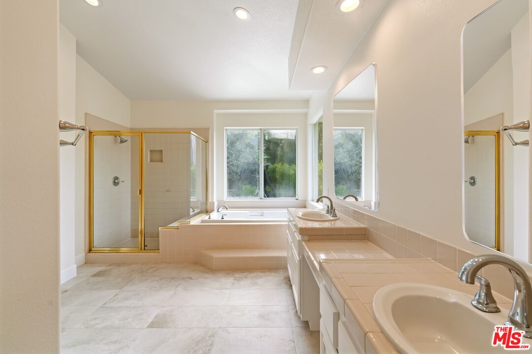 18500 Saint Moritz Dr