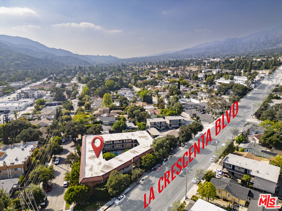 3907 La Crescenta Ave Unit: 203