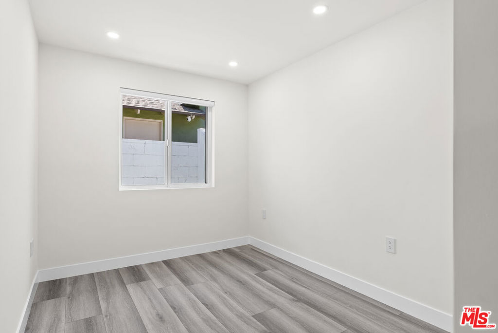 16042 Knapp Street