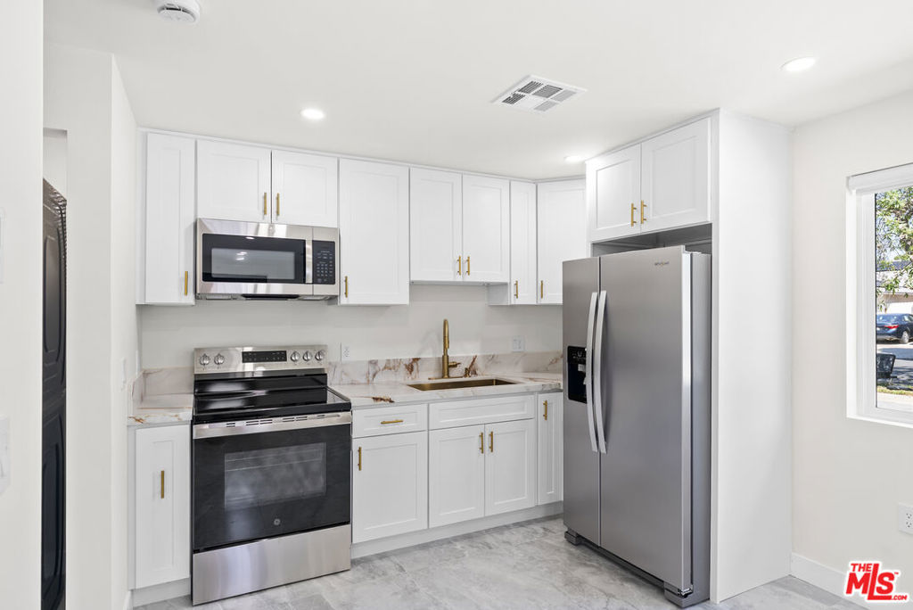 16042 Knapp Street