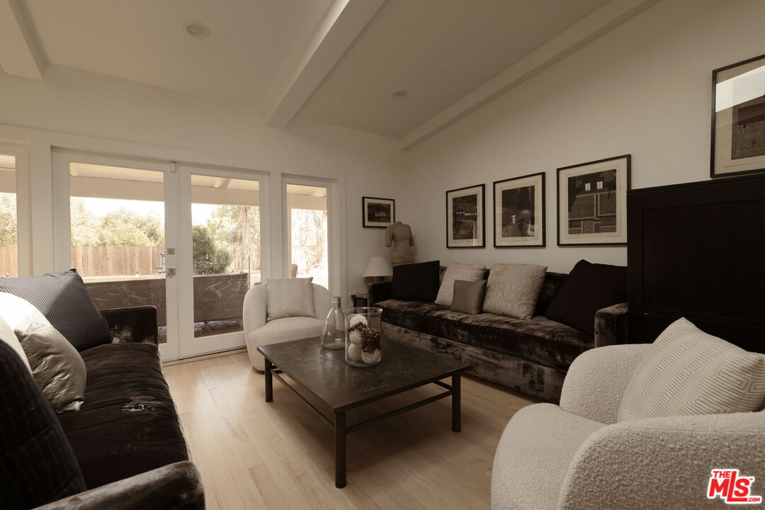 18623 Palomino Dr