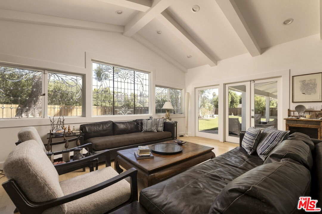 18623 Palomino Dr