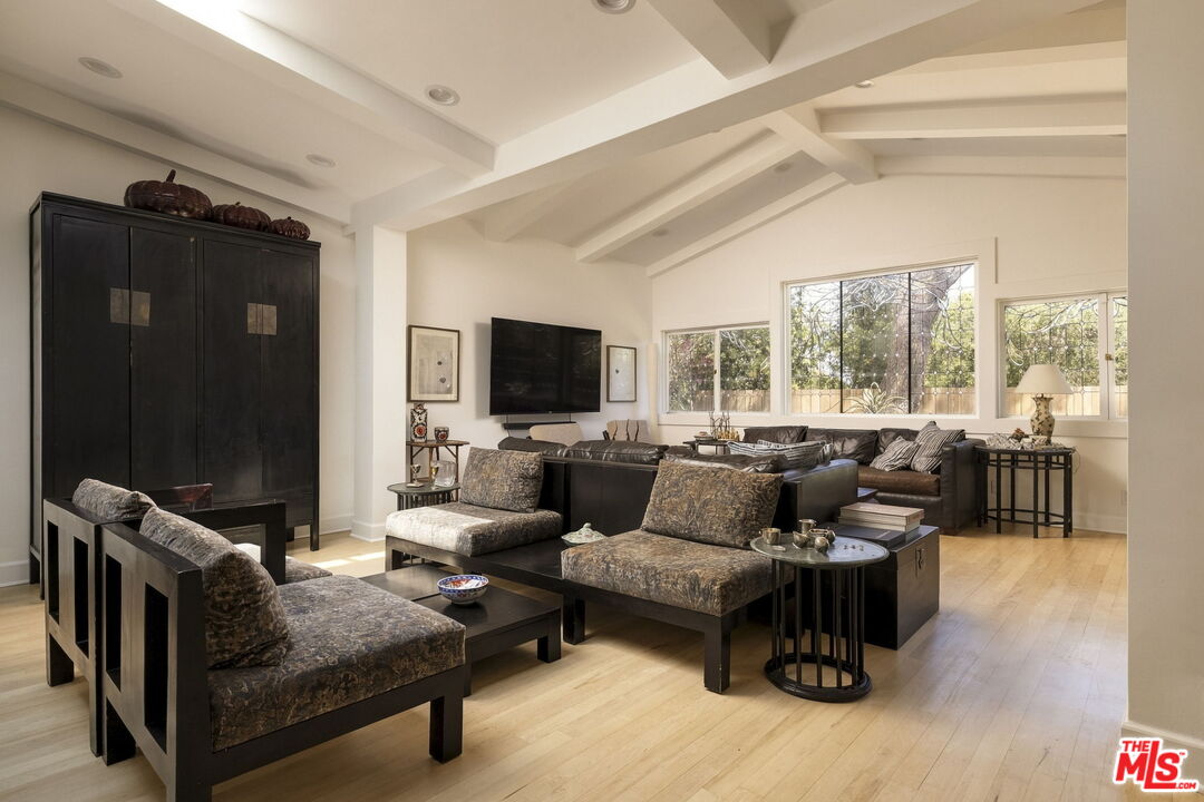 18623 Palomino Dr