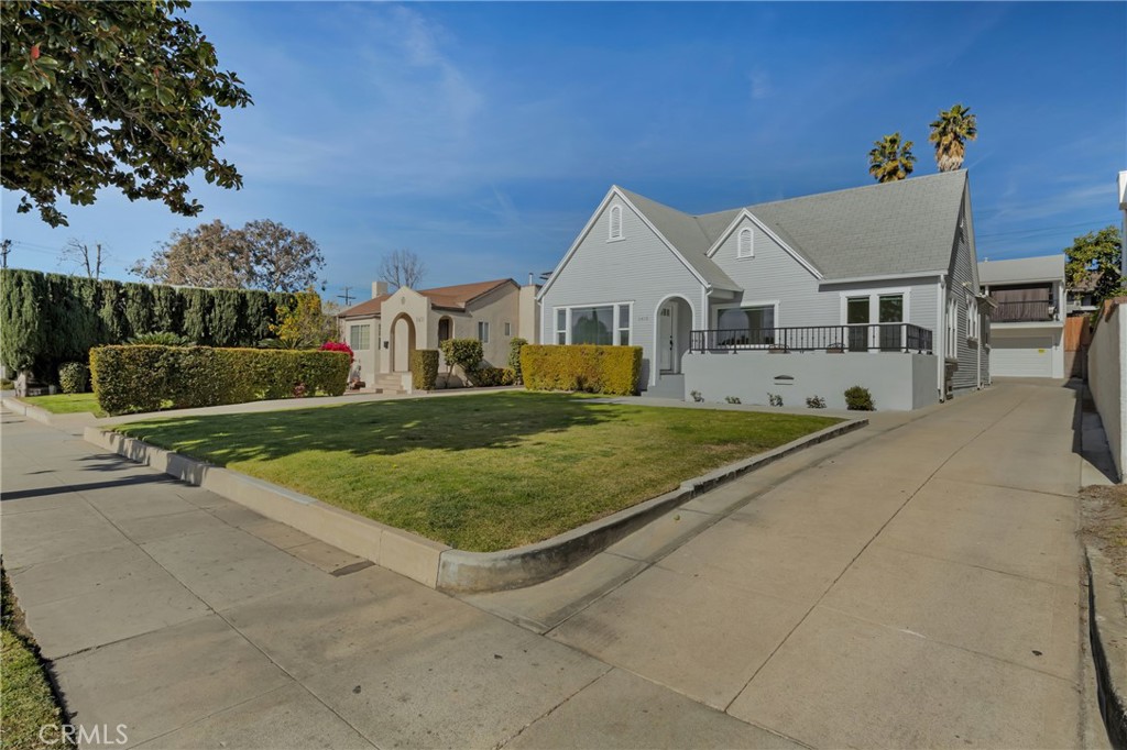 1415 E Broadway