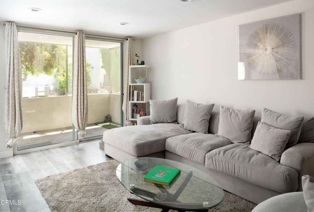 4637 Willis Avenue Unit: 104