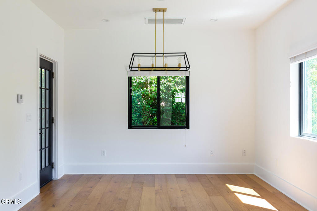 1936 N Roosevelt Avenue