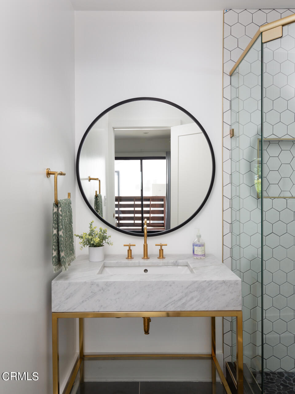 1936 N Roosevelt Avenue