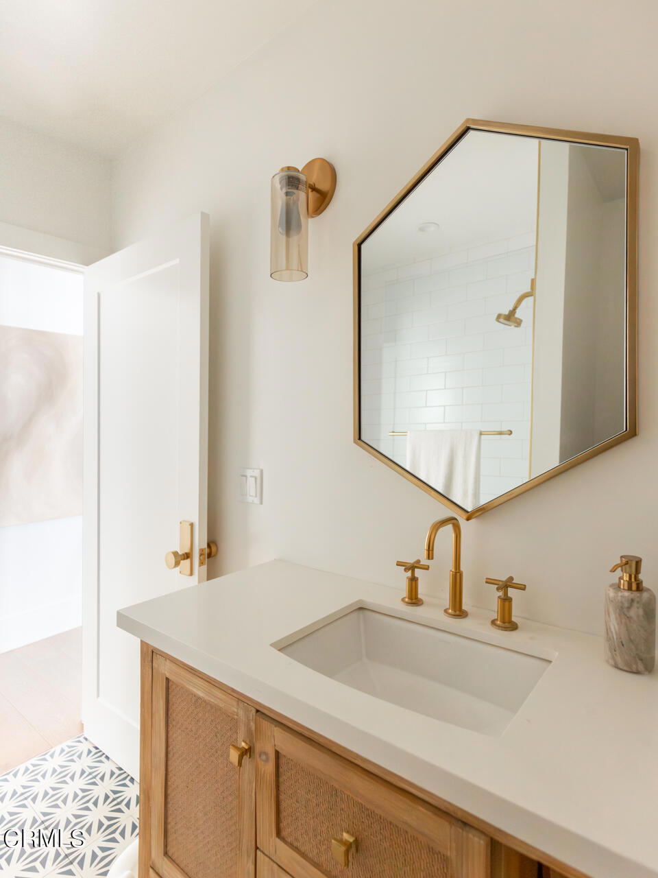 1936 N Roosevelt Avenue