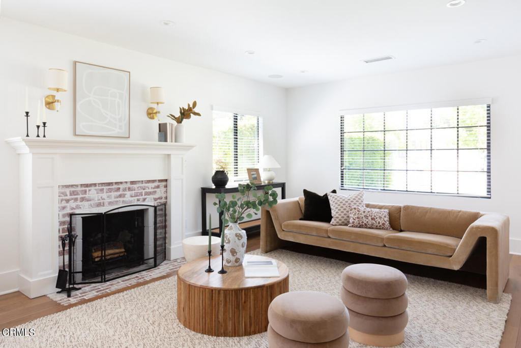 1936 N Roosevelt Avenue