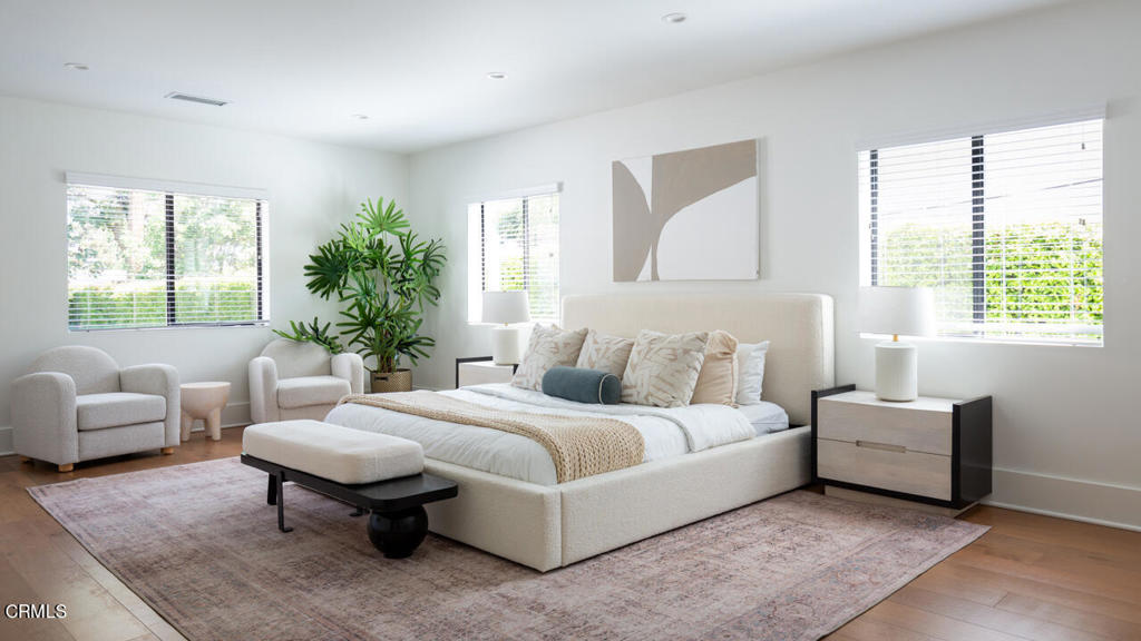 1936 N Roosevelt Avenue