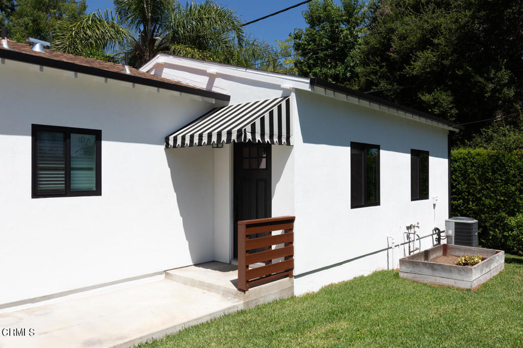 1936 N Roosevelt Avenue