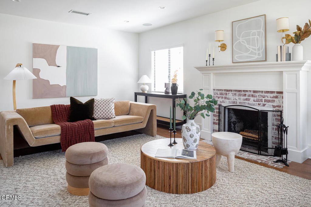 1936 N Roosevelt Avenue