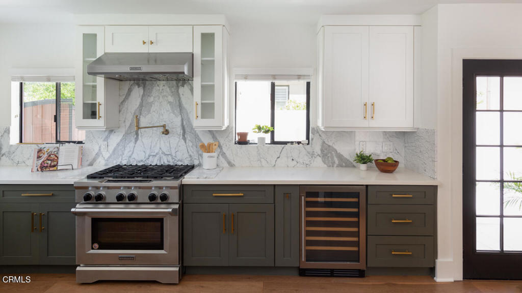 1936 N Roosevelt Avenue