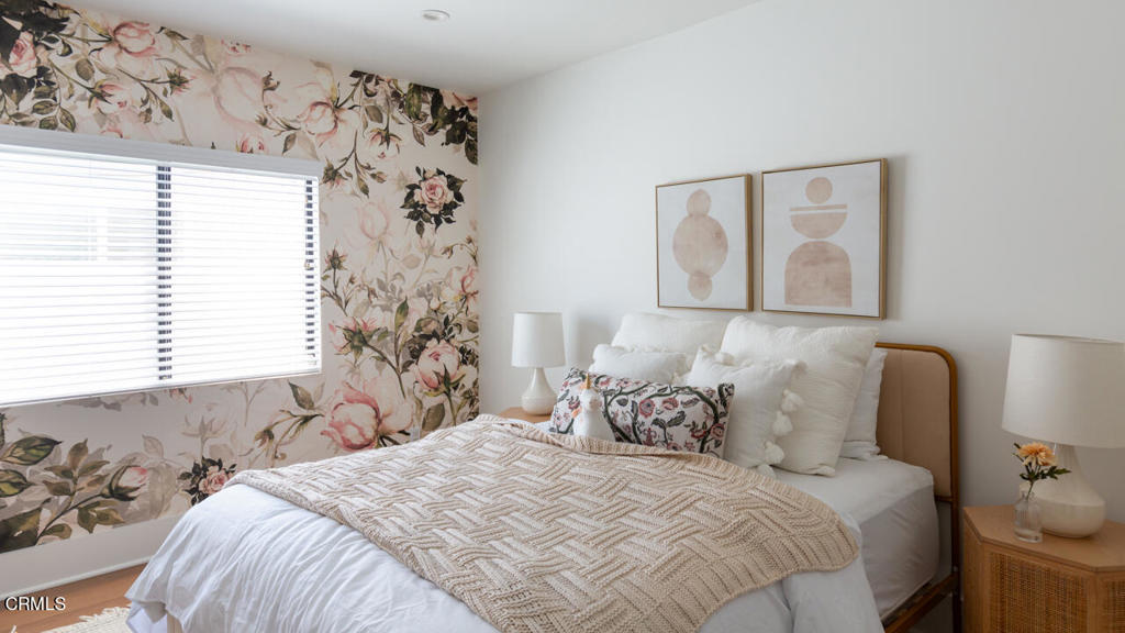 1936 N Roosevelt Avenue