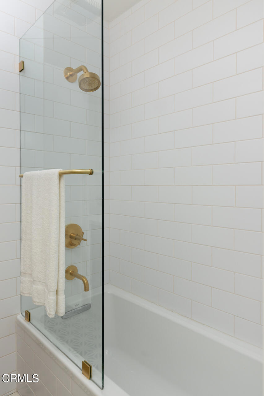 1936 N Roosevelt Avenue