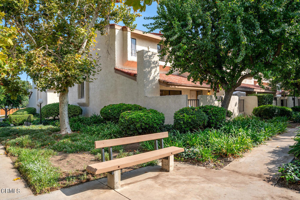 6027 Lindley Avenue Unit: 22