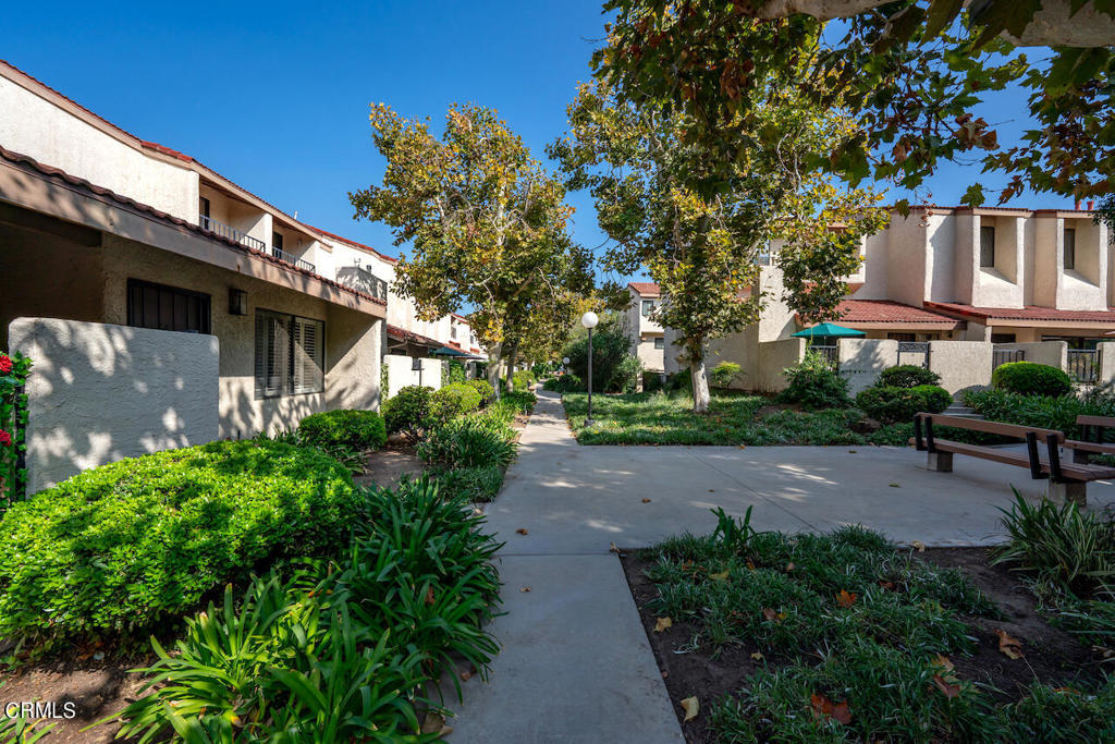 6027 Lindley Avenue Unit: 22