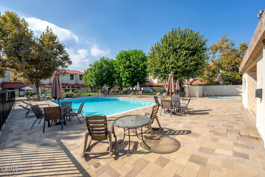 6027 Lindley Avenue Unit: 22