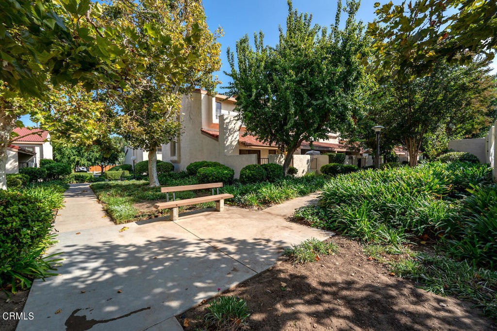 6027 Lindley Avenue Unit: 22