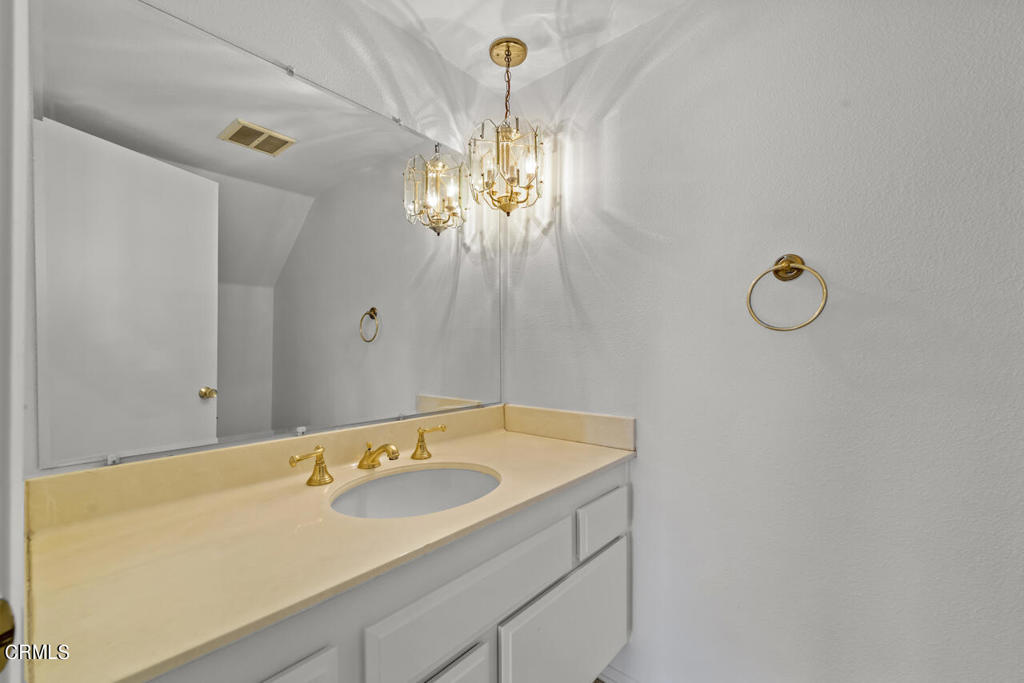 6027 Lindley Avenue Unit: 22