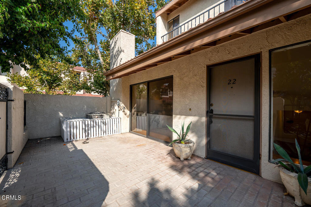 6027 Lindley Avenue Unit: 22