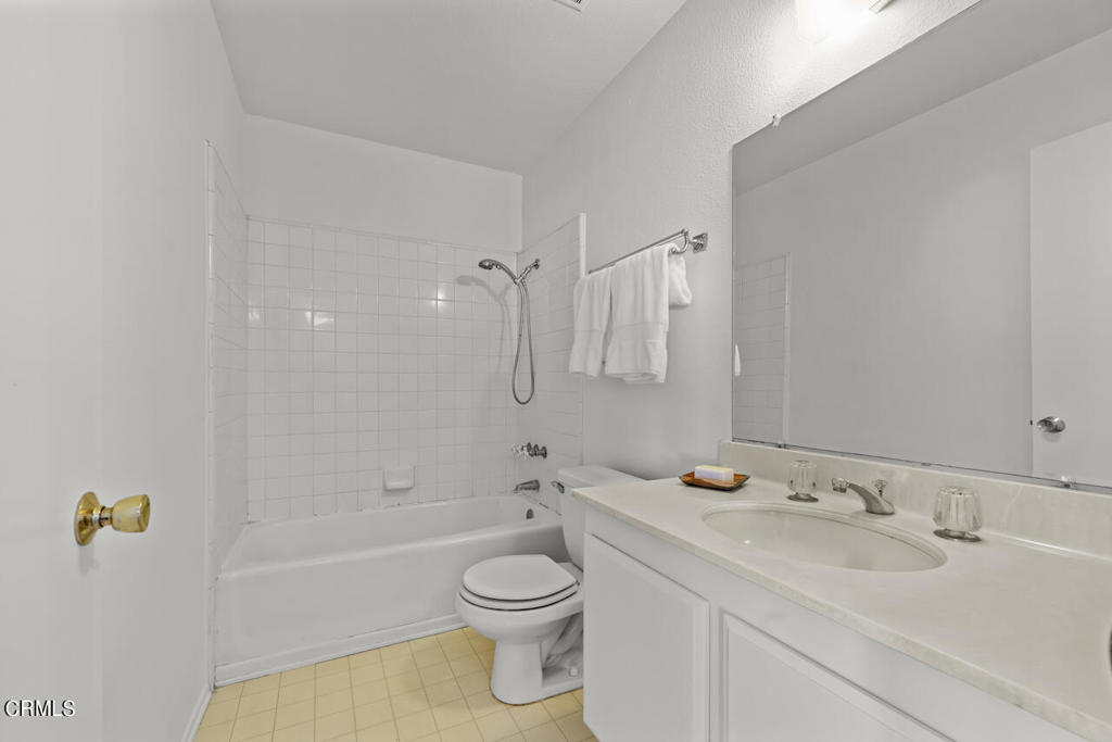 6027 Lindley Avenue Unit: 22