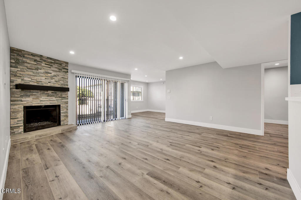 9960 Owensmouth Avenue Unit: 10