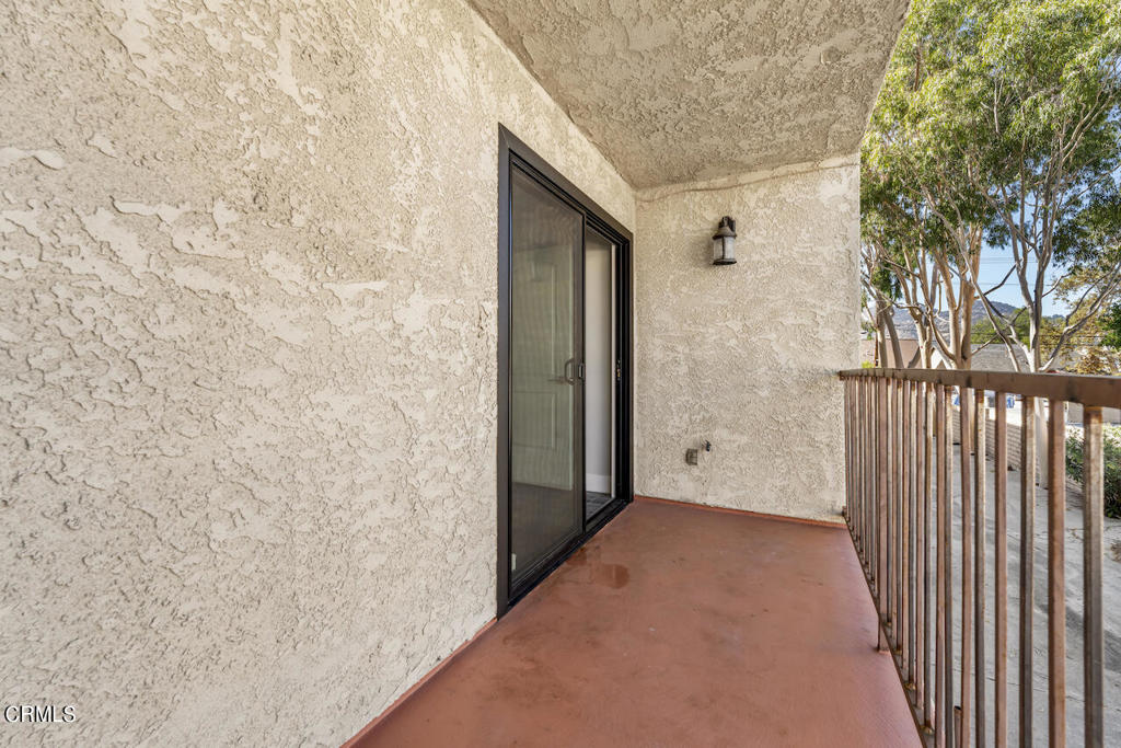 9960 Owensmouth Avenue Unit: 10