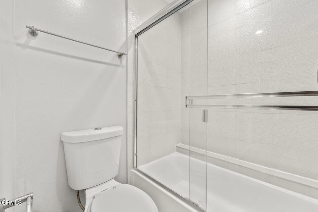 9960 Owensmouth Avenue Unit: 10