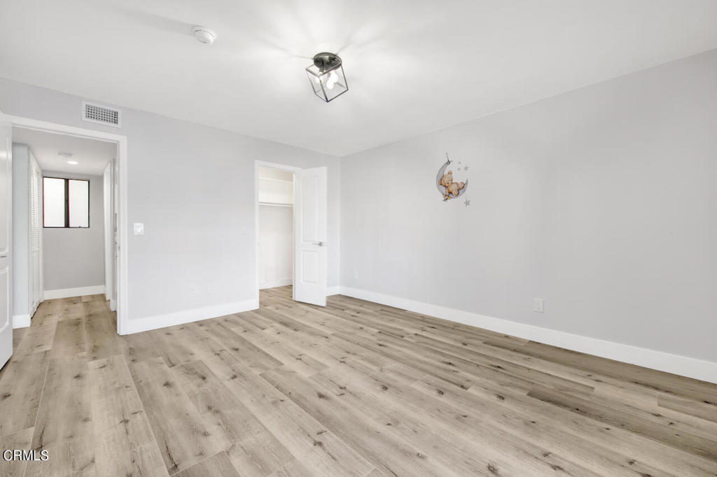 9960 Owensmouth Avenue Unit: 10